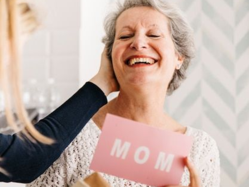 Mother in law jewelry: Choosing the perfect for your mother